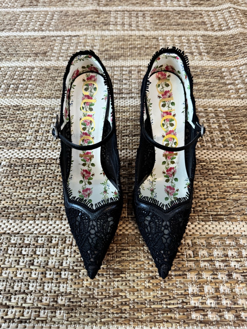 GUCCI Black Lace Pointed Mary Jane Heels